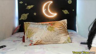 Hot Ladyboy Faps Her Huge Cock Till She Climaxed