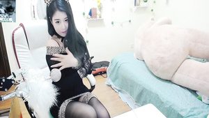 Asian Babe Webcam Dance