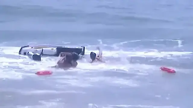 Double Hot MILFs For Deep Pleasure Of Old Pig