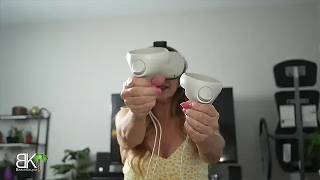 StepMom Thinks She’s Being Virtually Fucked! She Begs For Cum And Gets A Sticky Surprise!