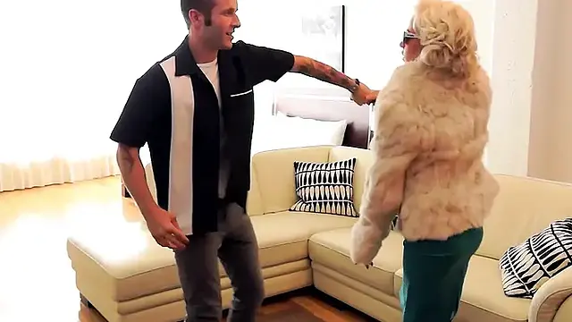 Hard Fuck Between A Fit Boy And A Hot Blonde MILF