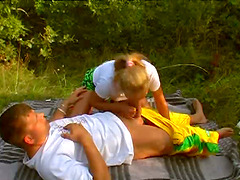 Hardcore Outdoor Pussy Banging With A Hot Cum In The Mouth