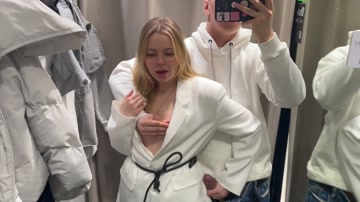 Blonde Facial At Fitting Room