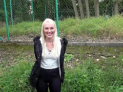 Bouncing On A Dick In The Car Is Enough To Please Lovita