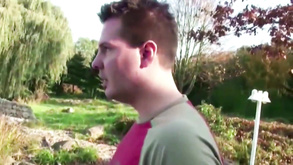 Mama Und Stieftochter Ficken Ihren Nachbarn Im Garten Fatty