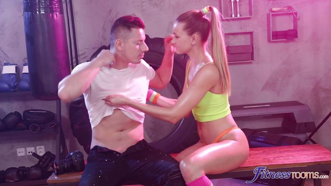 Hot Babe's Sexual Desires Are Aroused In Gym.