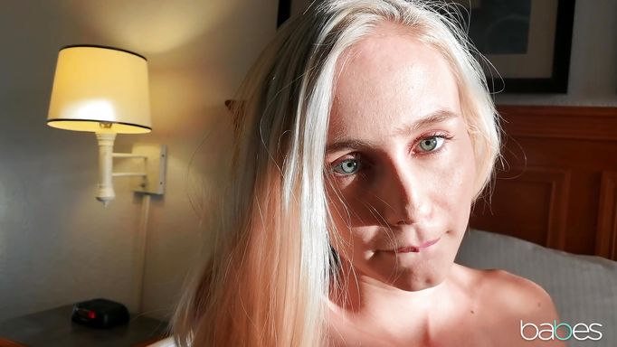 Green Eyed Babe Is Feeling Horny