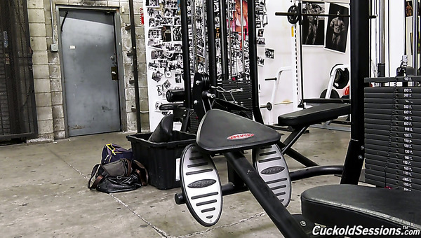 Useless White Cuckold Jerks Himself As His Wife Lexi Lore Works On Fat BBC