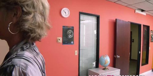 Alena Croft Gives Halle Von A Few Points On How To Suck