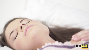 Mommy Man Starts Licking Wet Snatch Of Sleeping