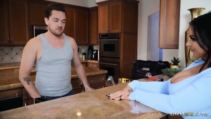 Payton Preslee's Mouth And Pussy Filled Up With Monster Dick