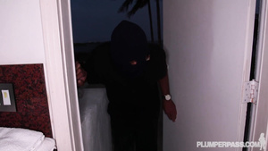 Busty And Gorseous Big Beautiful Woman Loves Sex